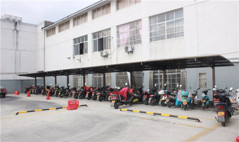 至尊卡爾車棚能抵擋惡劣天氣的強襲嗎？