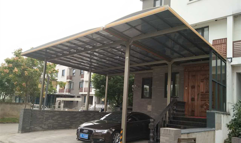 遮風擋雨的鋁合金車棚