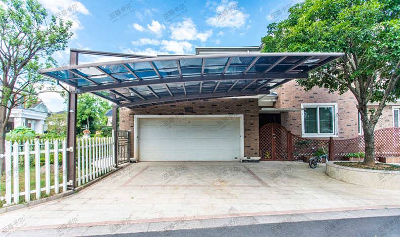 至尊卡爾停車棚只能停車？不、它還有其它優(yōu)點(diǎn)......