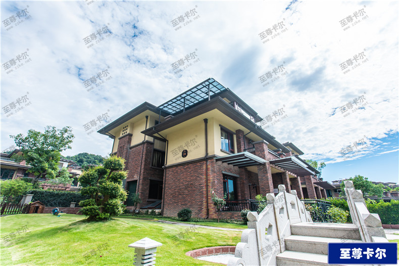 至尊卡爾鋁合金雨棚多少錢一平？