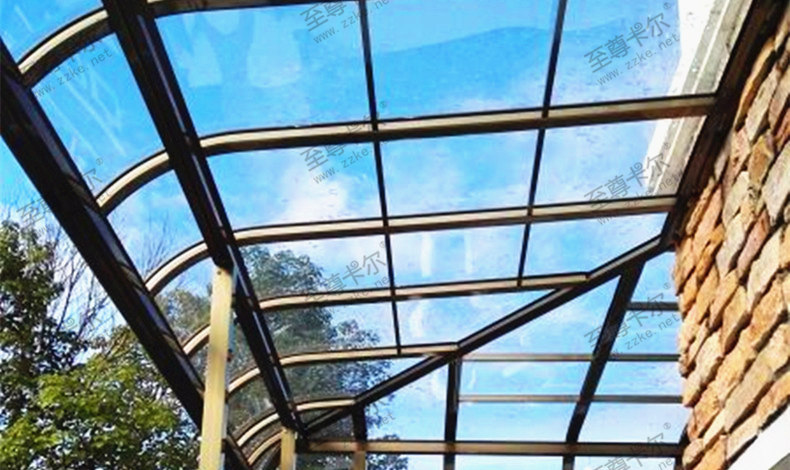 新一代耐力板雨棚具有哪些優勢_至尊卡爾