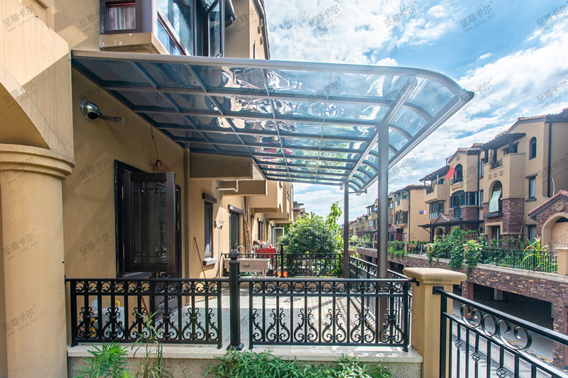 耐力板雨棚廠家哪家好？耐力板雨棚廠家四大要點解析