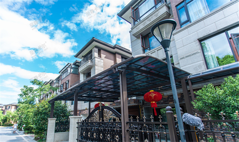 別墅用什么雨棚好看？這種新型雨棚不僅好看還實(shí)用