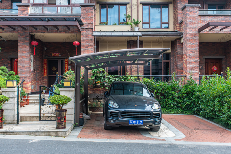別墅要做車棚，看了至尊卡爾別墅鋁合金車棚再?zèng)Q定