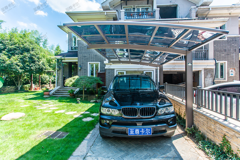 別墅車棚用什么材料，這種新型車棚不僅美觀實用還上檔次