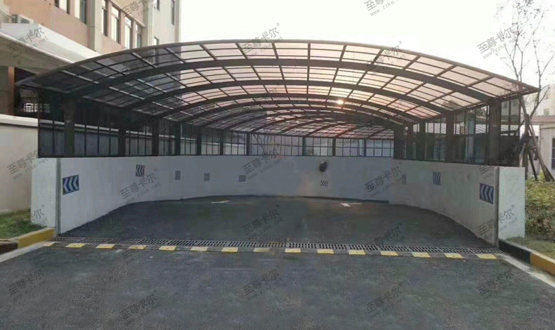 地下出入口雨棚是否該用玻璃雨棚，玻璃地下出入口雨棚的優缺點