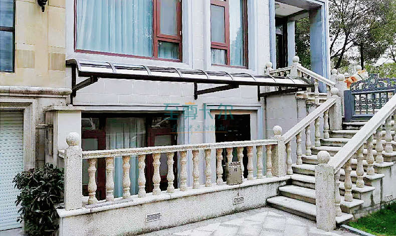 觀賞效果相同的情況下，選耐力板雨棚還是玻璃雨棚？哪個更好？