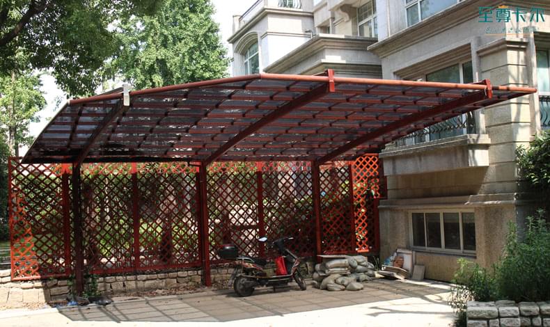 小區(qū)搭建車棚選什么材質好？